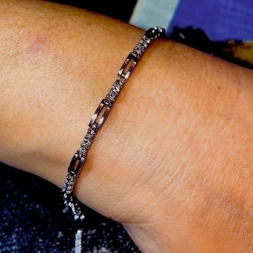 Dimond bracelet 14k white gold new with Tag